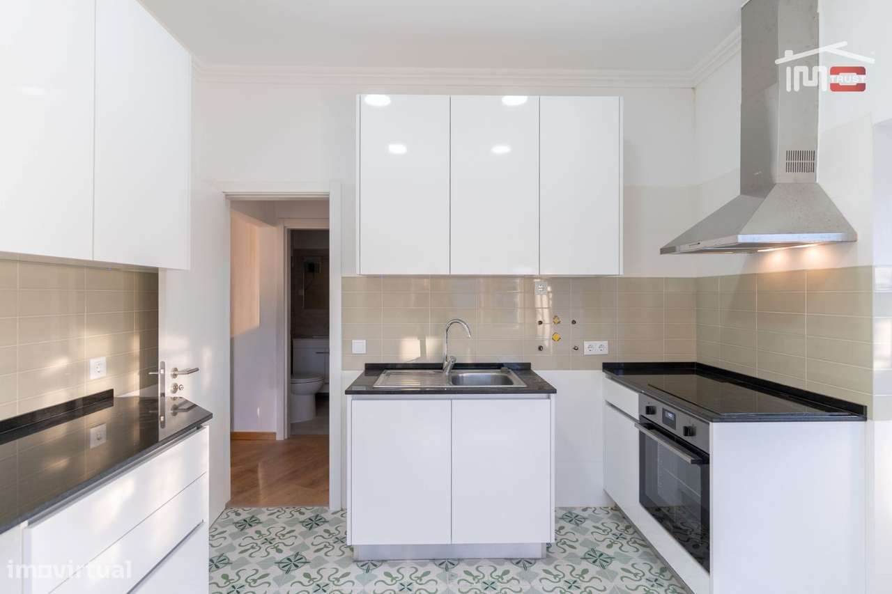 OPORTUNIDADE INVESTIMENTO - APARTAMENTO T4 CONVERTIDO EM T5 COM TER...-5