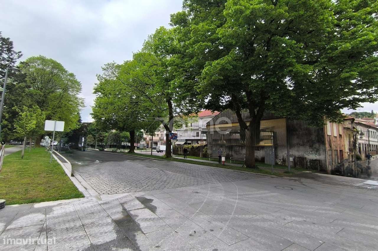 Prédio para remodelação total-7