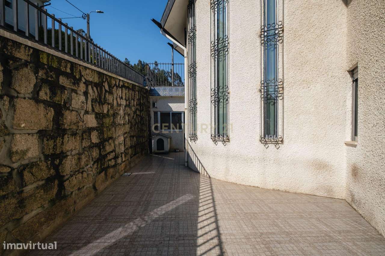 Excelente moradia T3 situada em São Pedro da Cova, Gondomar-56