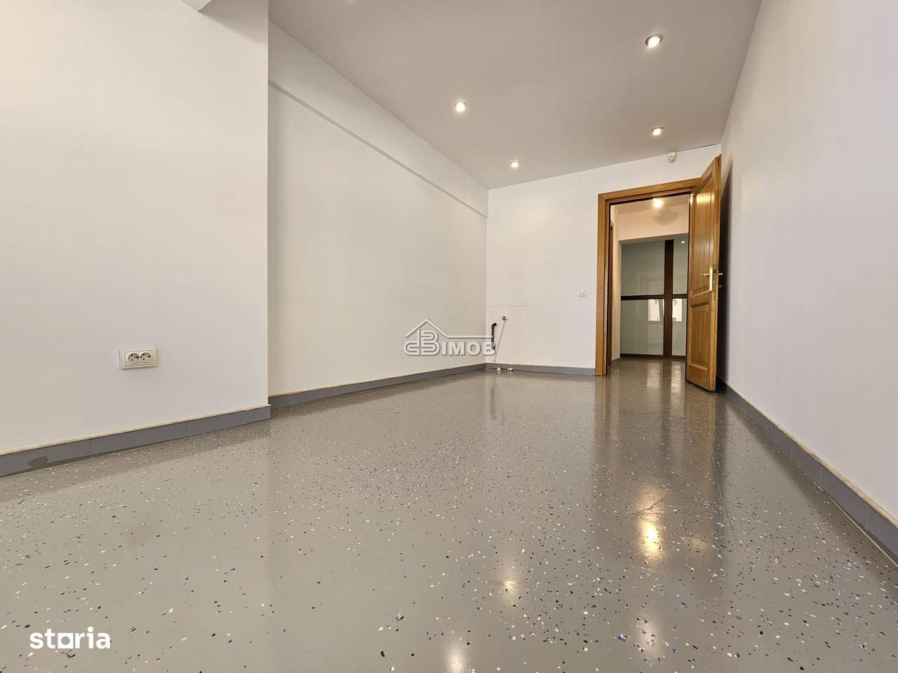 Ideal ca spatiu de birouri - apartament cu 4 camere - Imagine principală: 4/7