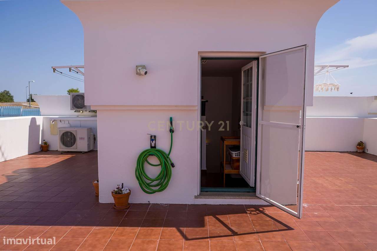 Moradia T3 com Piscina | Viva o Melhor do Alentejo a 10 Minutos de Bad-23