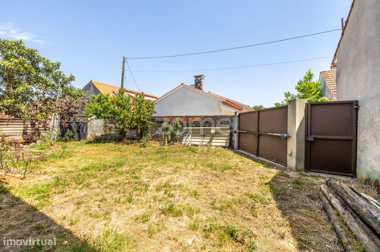 Moradia T2 com Sótão e Anexo Convertíveis Gondemaria-27