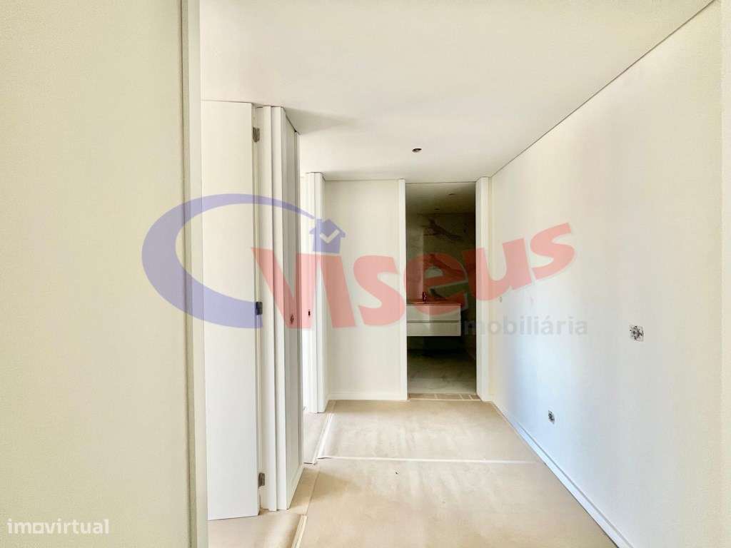Apartamento T3 Penthouse Coimbrões-40