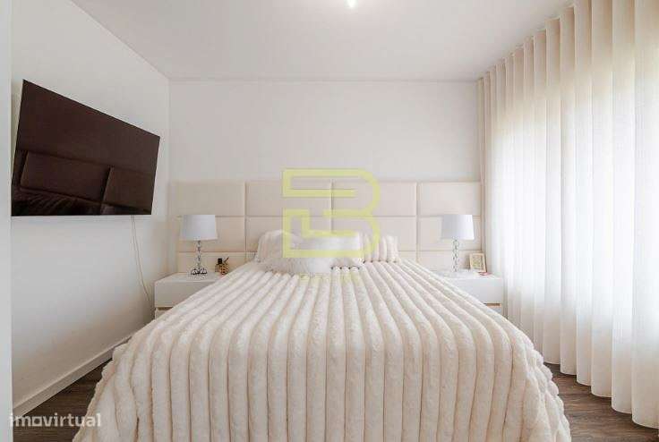 Apartamento T3 mobilado, convertido num T2(possibilidade de reverter p-10