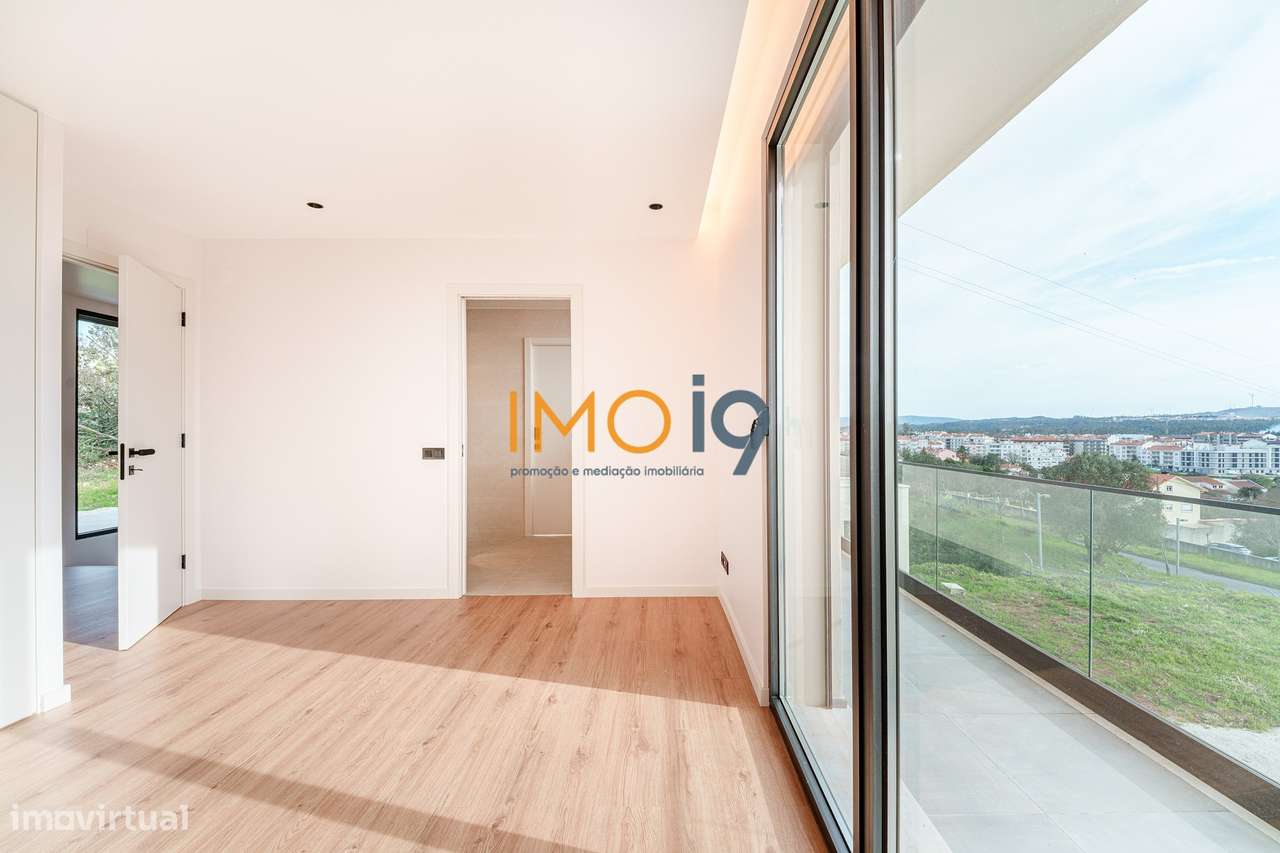Moradia T4 com Vista Panorâmica em Fátima-39
