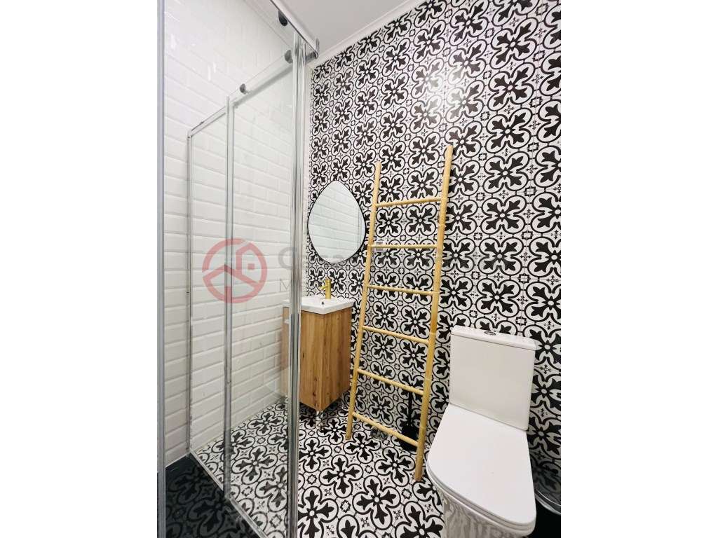 Moradia de 3 pisos com elevado potencial na Costa da Caparica apena...-41