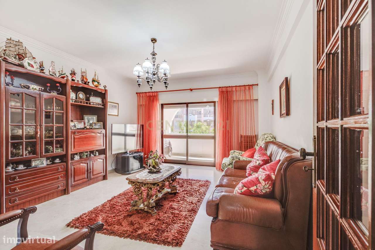 T2 com 102m² e 3 Varandas – em ótimo Estado na Costa da Caparica - Grande imagem: 5/25