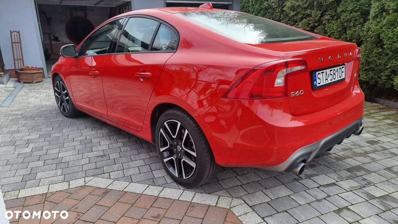 Volvo S60 T5 Drive-E Dynamic Edition (Kinetic) - 6