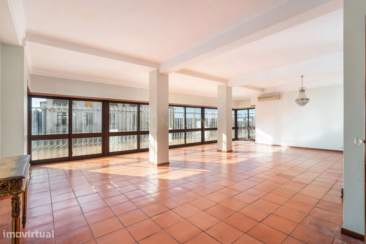 T6 com terraço de 150 m² em Celas-8