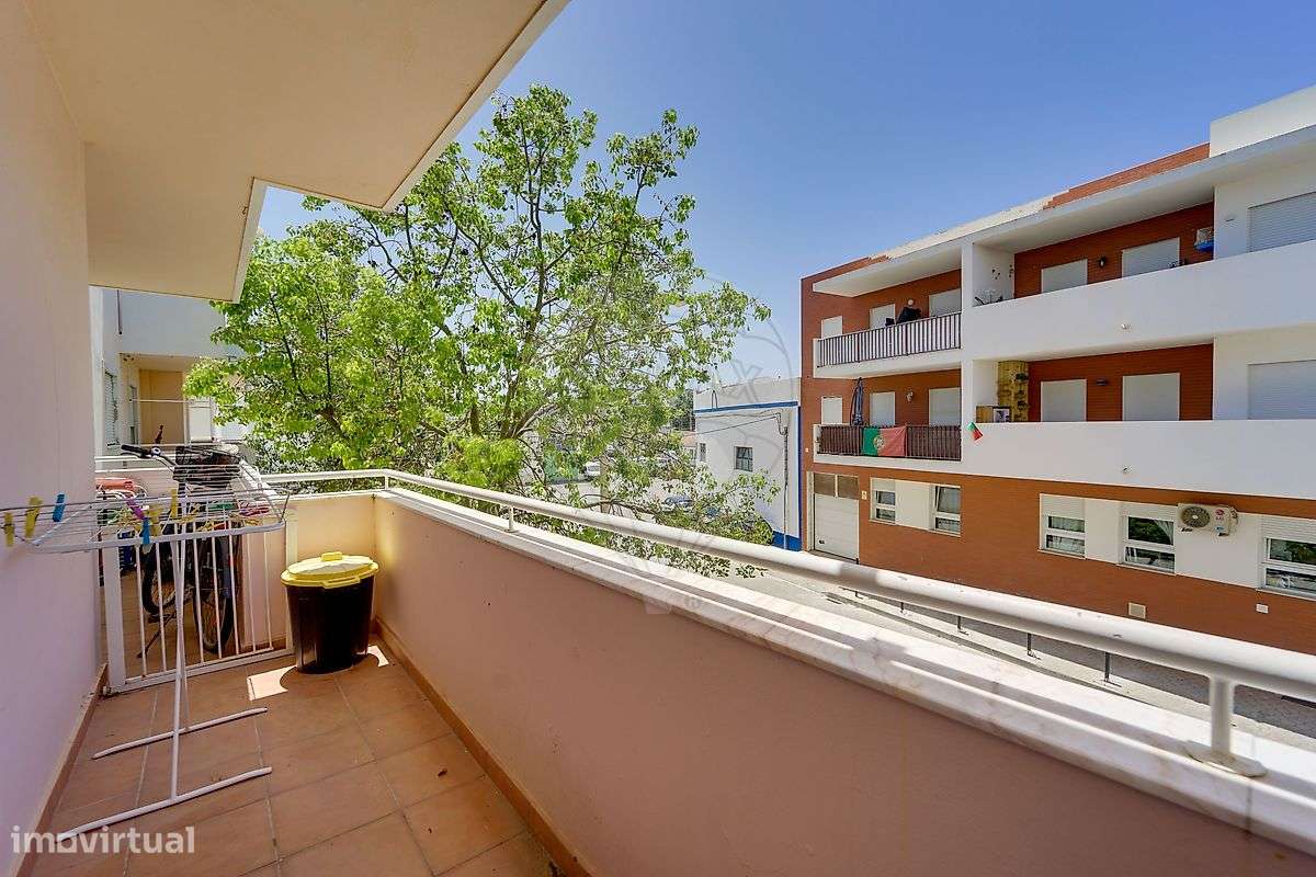 Apartamento – Estômbar e Parchal - Mais