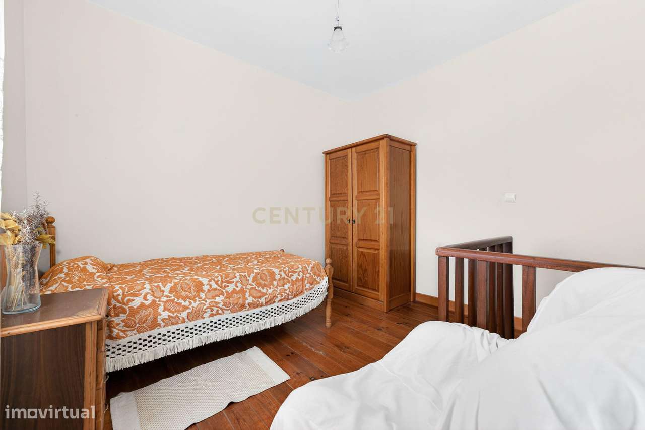 Oportunidade Única: Moradia T2 Tradicional nas Achadas da Cruz-11