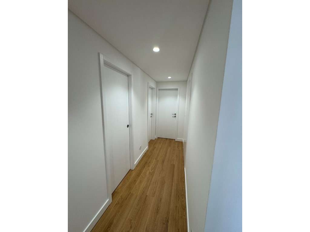 Moradia T3 com Garagem e Suite a venda na Maçã Sesimbra-28