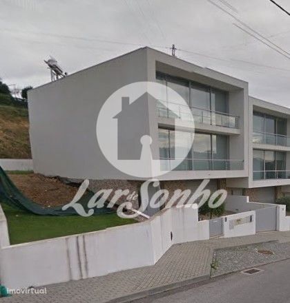 Lote c/337m2 para construção de Moradia Geminada em Gondifelos