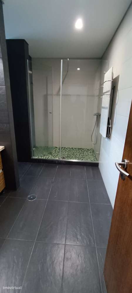 Moradia T4 Isolada na Urbanização do Bonito – Entroncamento-16