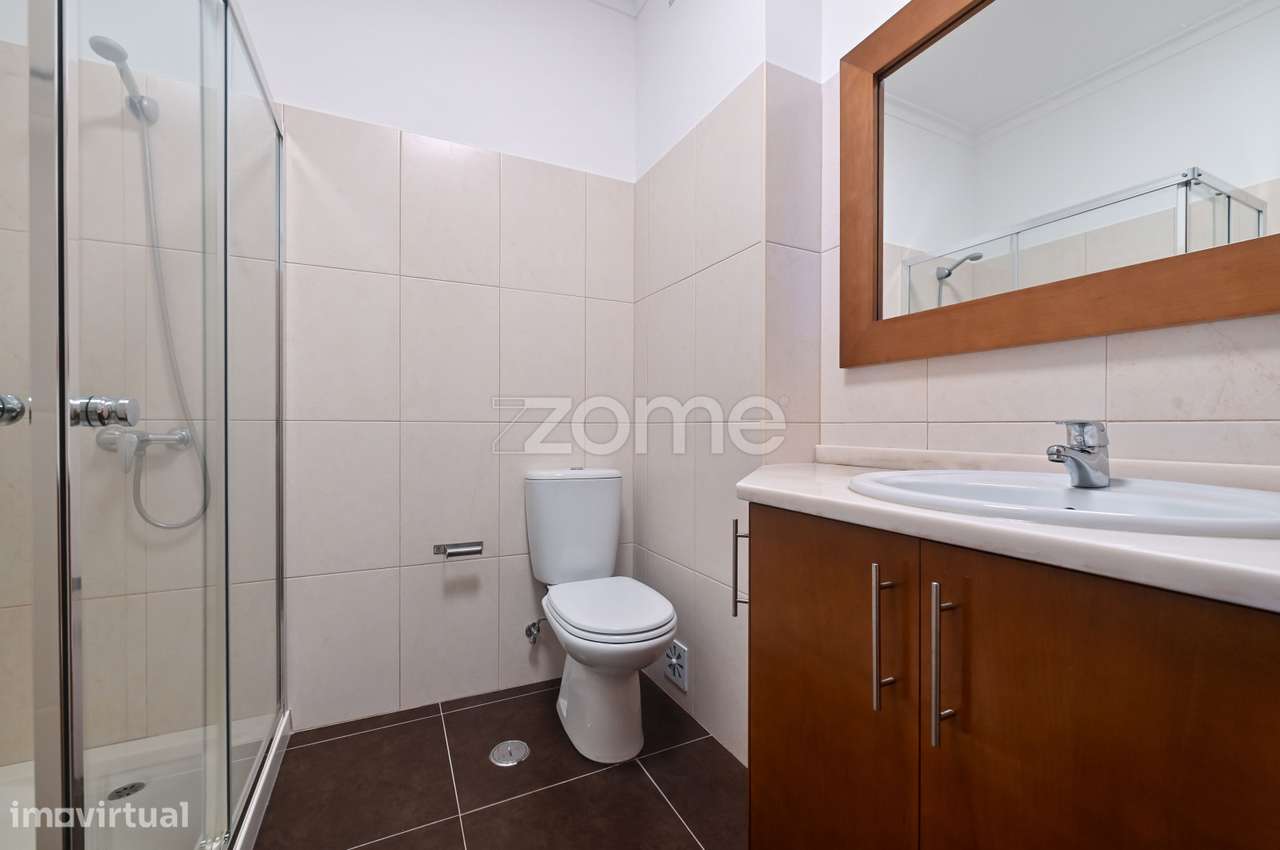 Apt T3 totalmente renovado no centro de Lisboa, junto à Gulbenkian-28