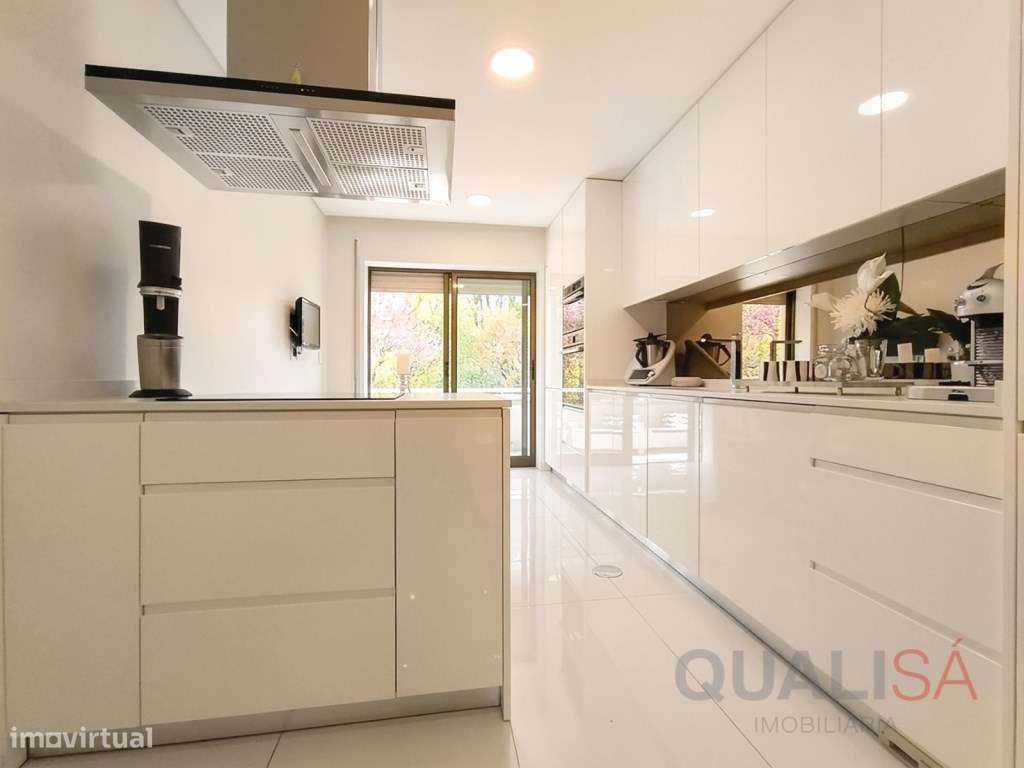 Apartamento T3 de gaveto com varandas e garagem fechada localizado ...-11