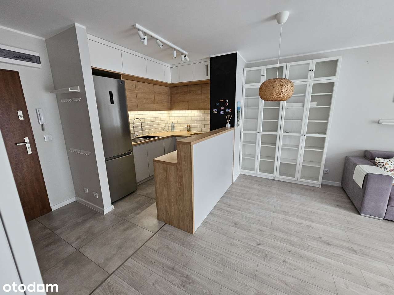 Mieszkanie- duży balkon 12m2, miejsce postojowe w cenie (bez prowizji)