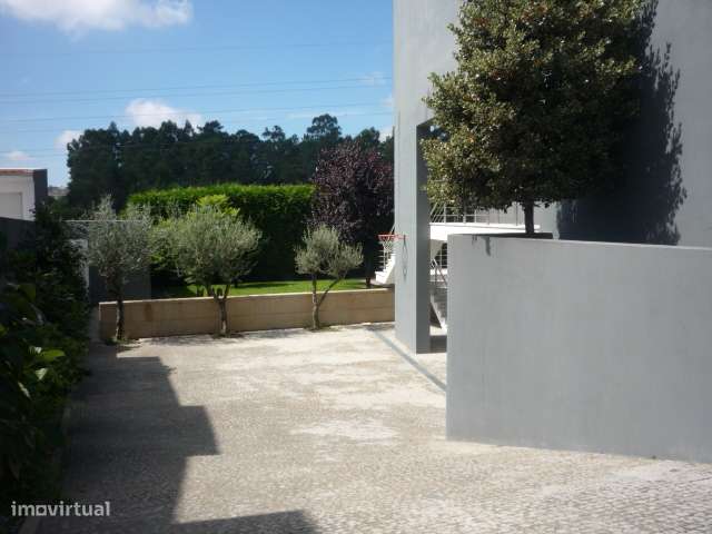 Moradia T4 Exclusiva  com 595 m² em terreno 1.200 m² Castêlo da Maia-10