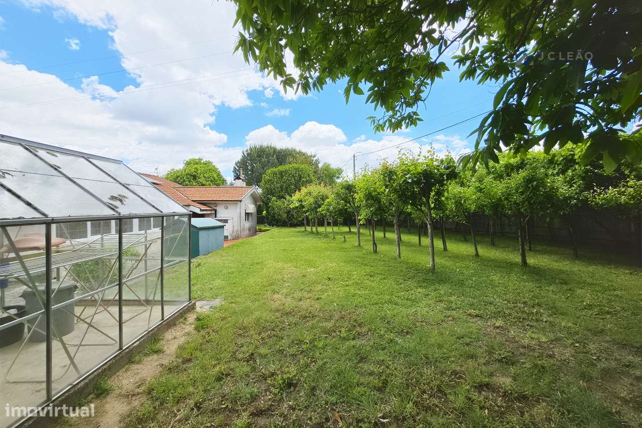 Quinta T4 com 3.670 m² de Terreno em Bitarães, Paredes-45