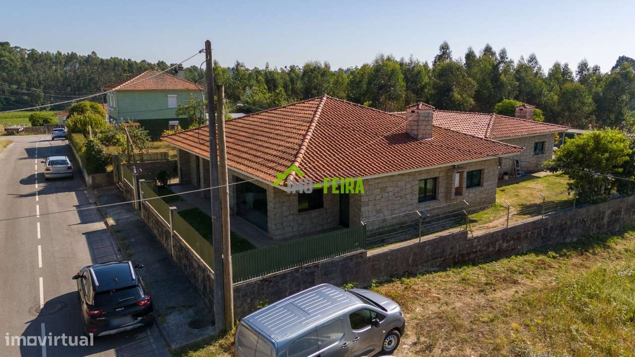 Moradia  T3+T2. ARRIFANA-26