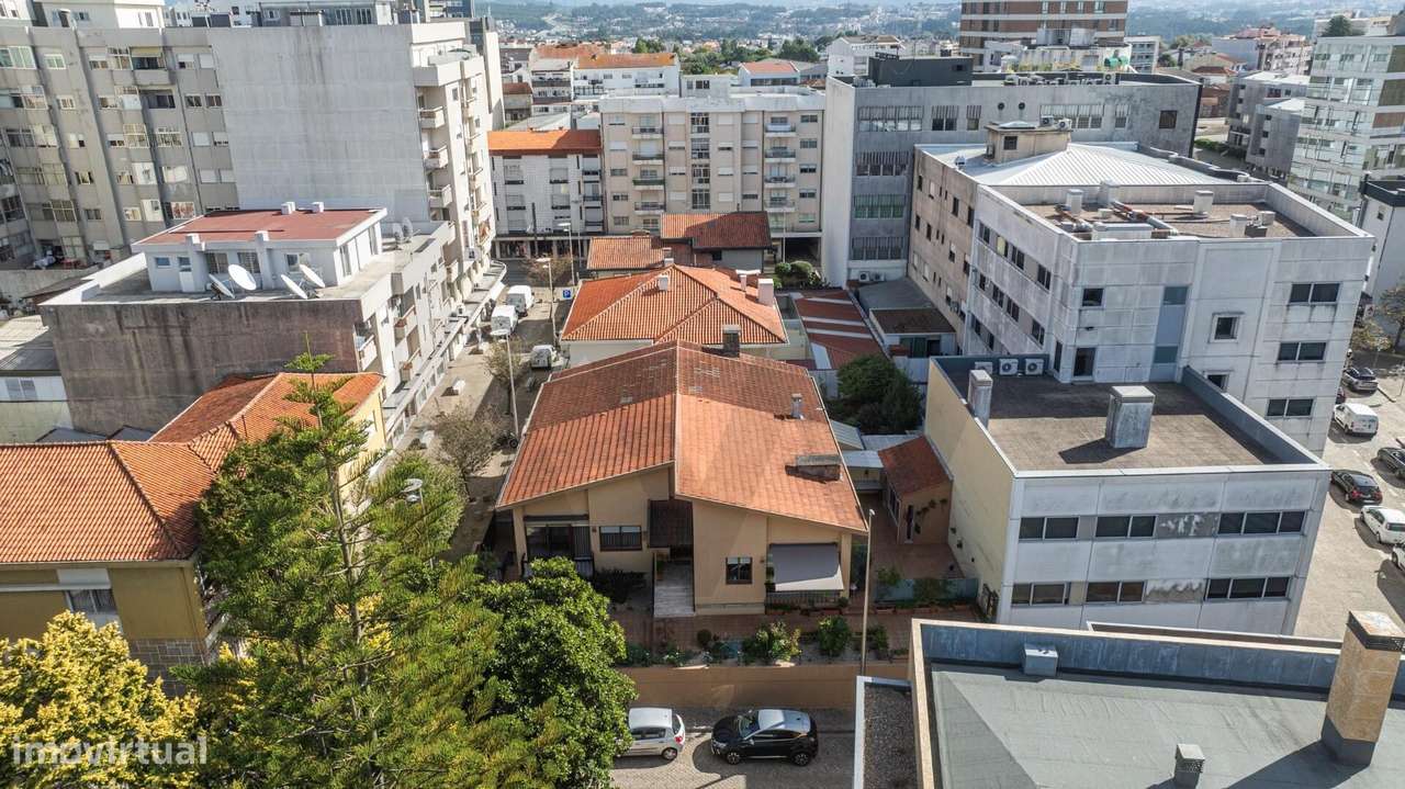 Moradia T3 no Centro da Maia –A 2 Min. do Metro Jardim, Garagem para 2-37