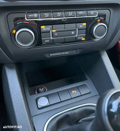 Volkswagen Jetta 1.6 TDI Comfortline - 11