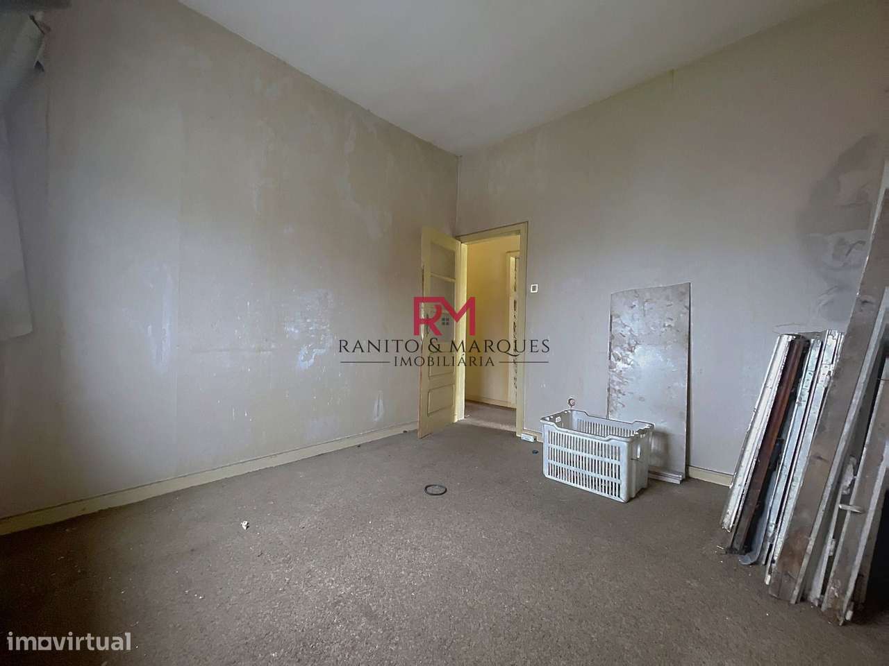 MORADIA T5 COM ESPAÇO COMERCIAL | CAMPO, VALONGO-5