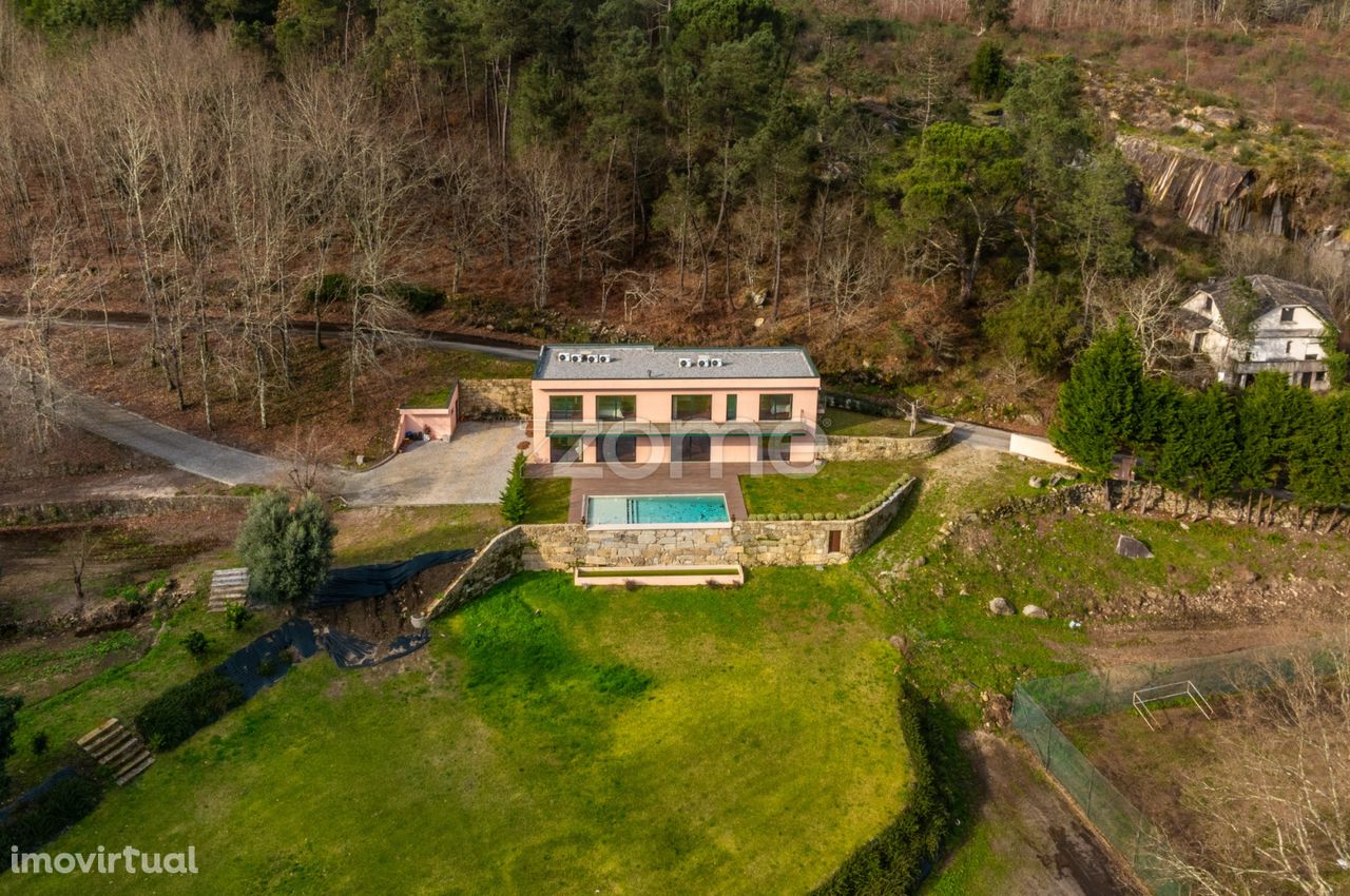 Quinta com praia fluvial e piscina infinita em Braga