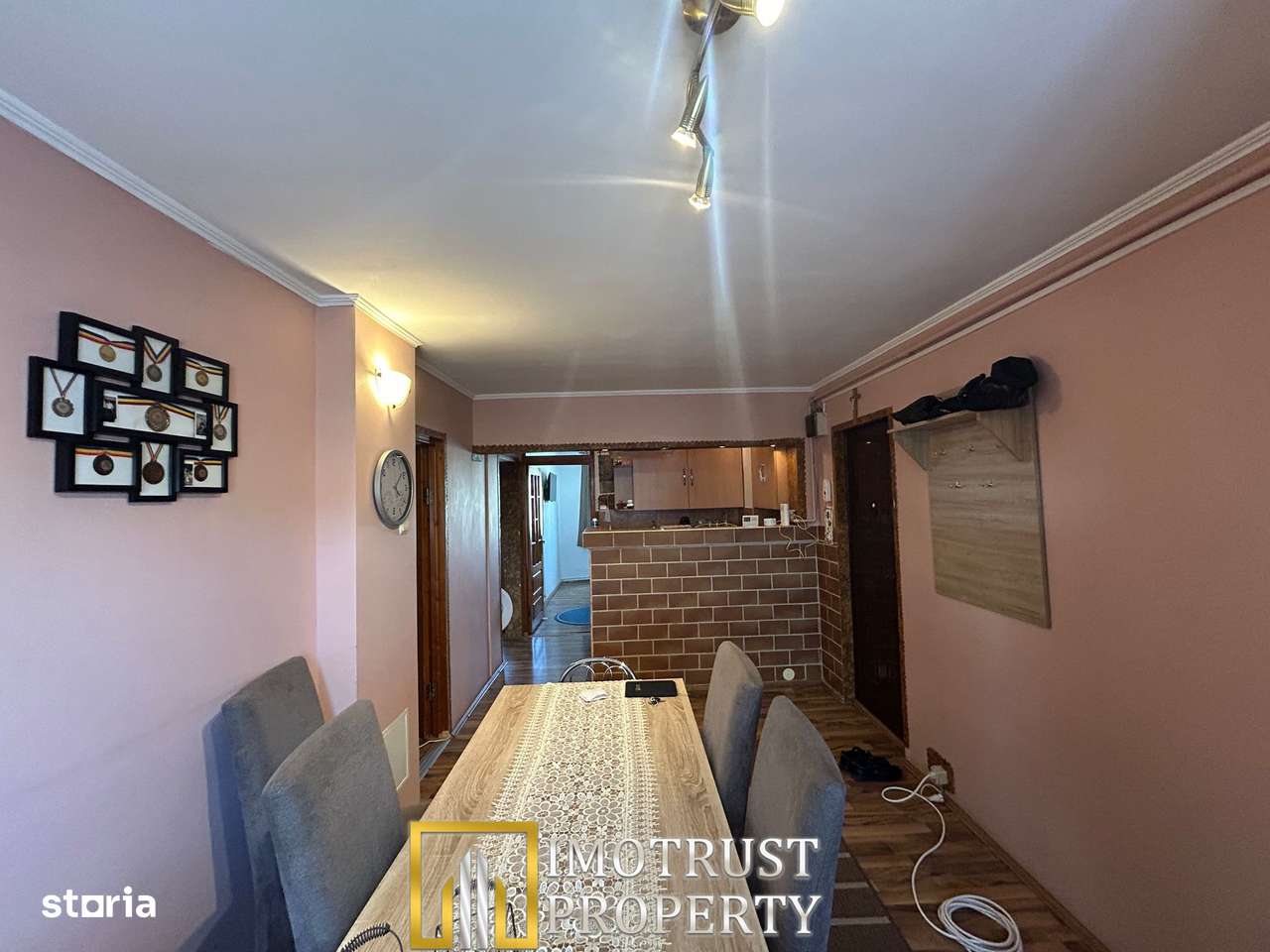 De vanzare apartament 3 camere/ Aradul Nou - Imagine principală: 2/9