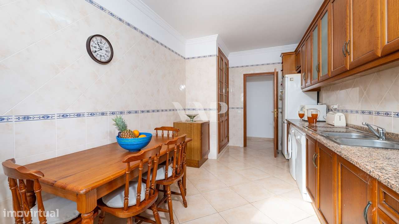 Apartamento T3 com Vista Mar na Quinta do Romão, Quarteira-11