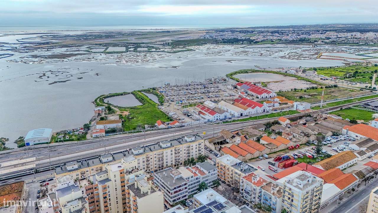 *Oportunidade: Apartamento T2 Remodelado na Baixa de Faro!*-37