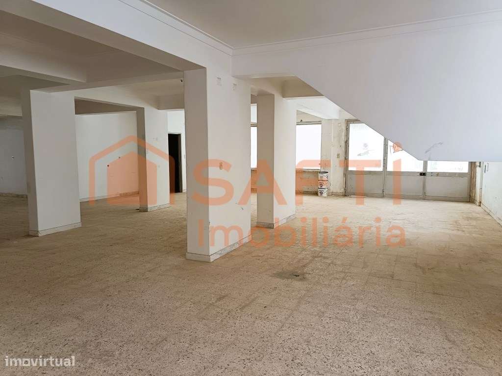 Espaço loja/ armazém de 210 m2 em Agualva-Cacém - Grande imagem: 3/13