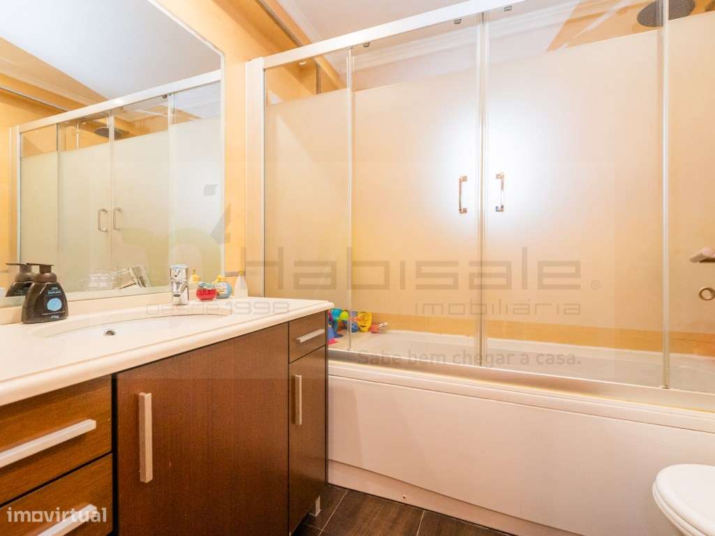 Moradia T5 com Jardim, Garagem ampla e Espaço para Piscina-25