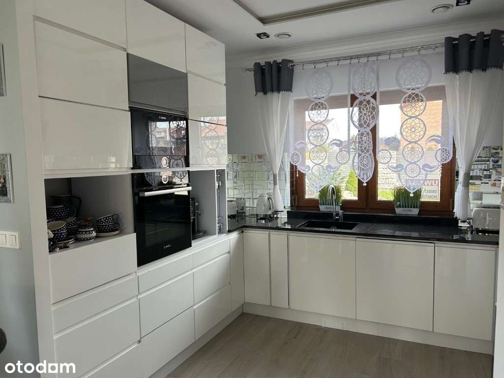 Dom wolnostojący w spokojnej części miasta.-5