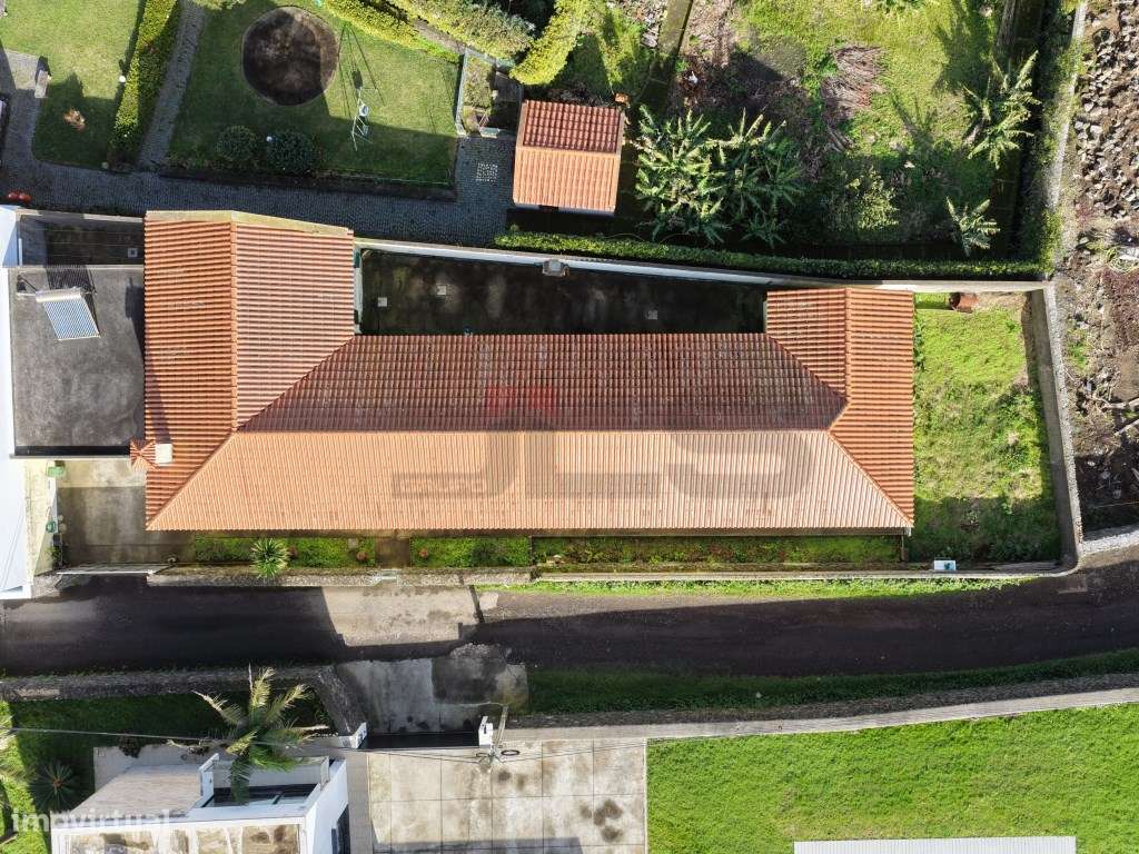 Moradia V4 Isolada com 3 Suites - São Vicente Ferreira, Ponta Delga...-32