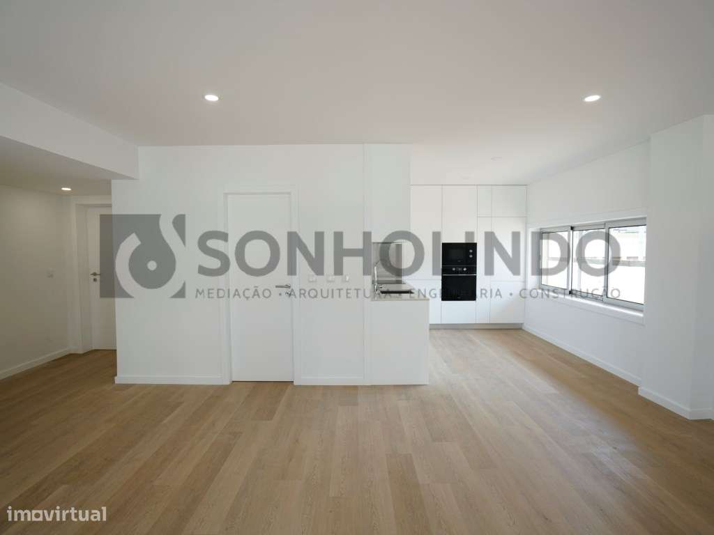 Apartamento T2 remodelado no centro de Gueifães.-4