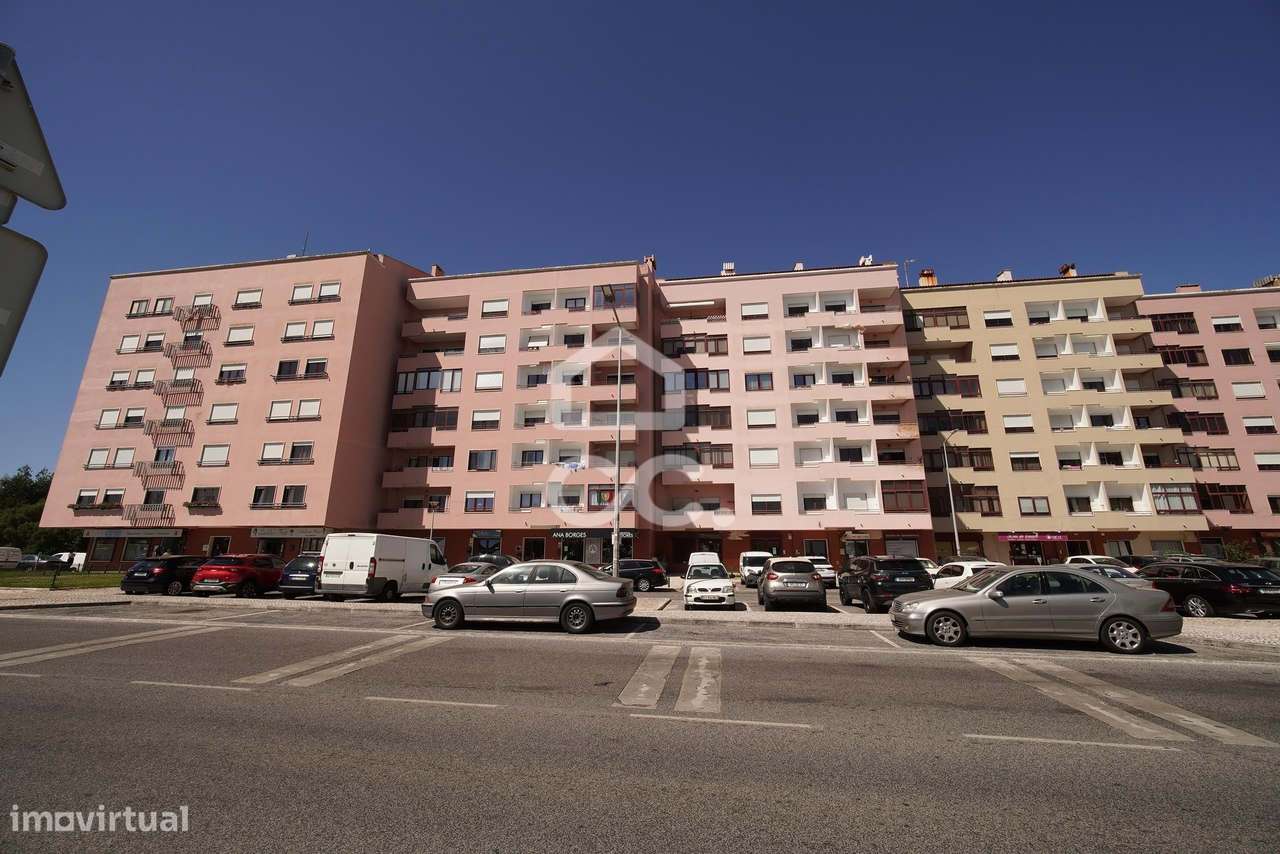 Apartamento T2 no Centro de Cacém-30
