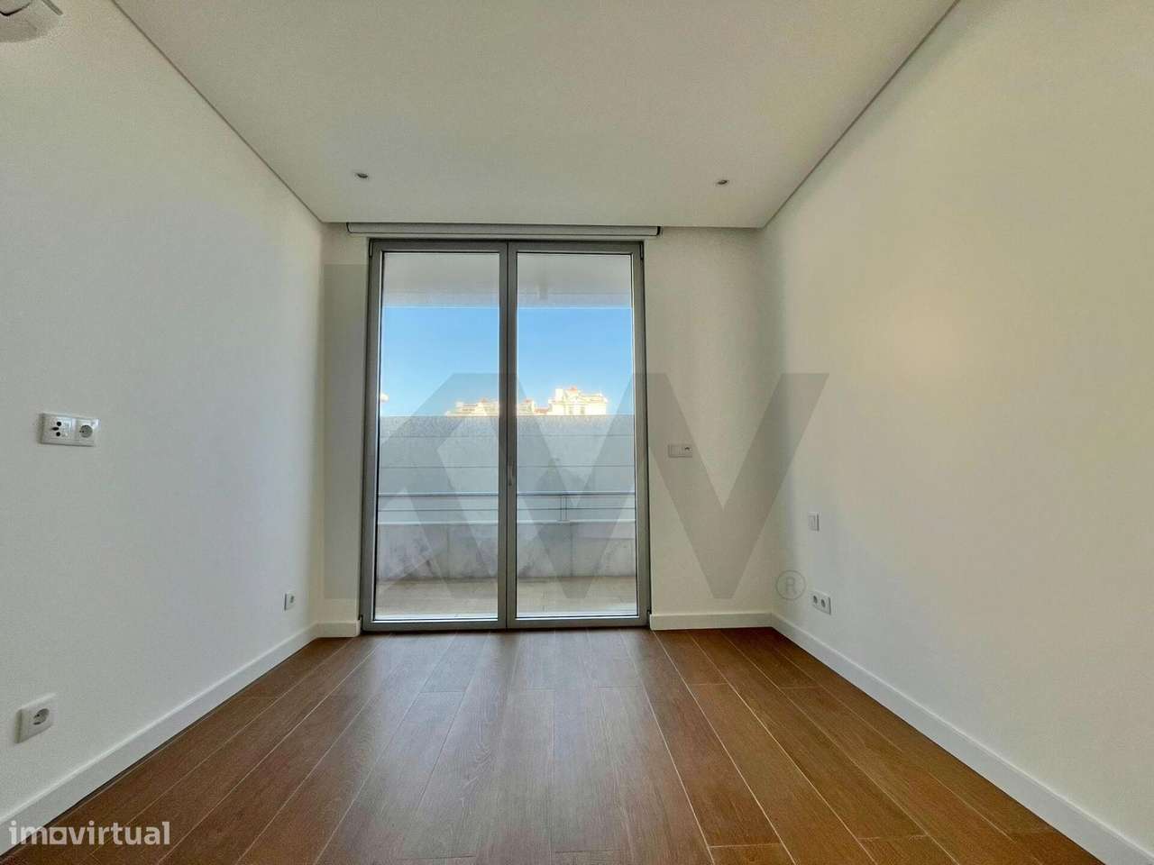 T1 de Luxo em Primeira Linha de Mar | Condomínio Exclusivo com Piscina - Grande imagem: 5/23