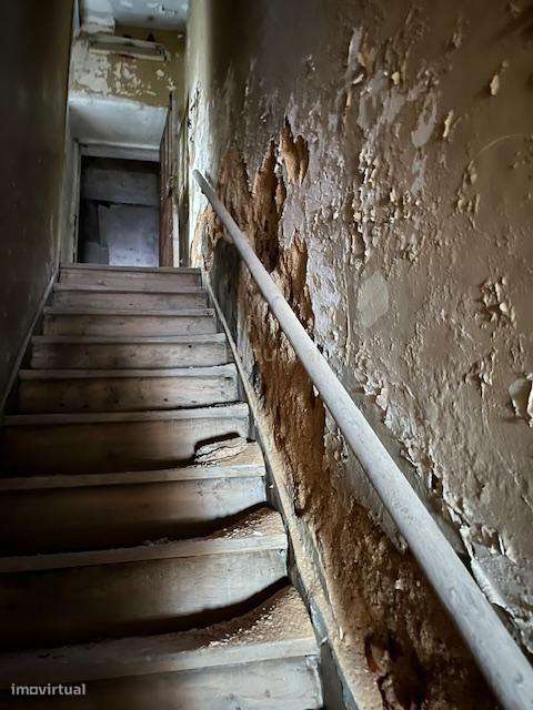 Prédio com 6 Frações a 100m da Avenida da Liberdade - Para Reabilitaçã - Grande imagem: 5/7