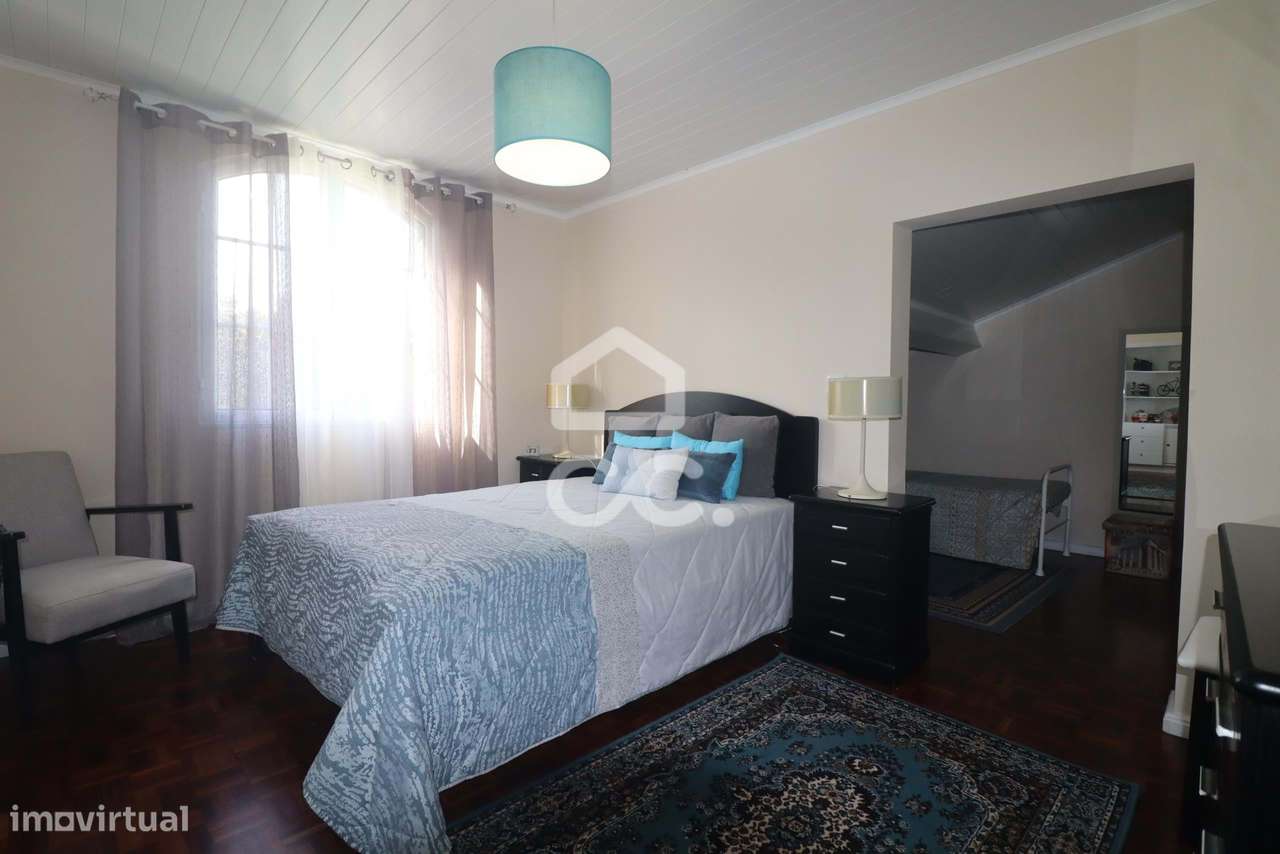 Moradia com 4 Quartos e Anexo T1  - São Vicente Ferreira - Ponta Delga-16