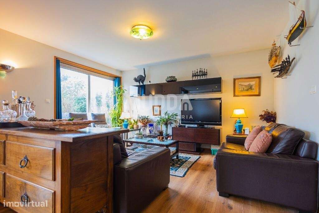 Viver na Torreira: Moradia T4 com Luz Natural e Espaço Exterior Único-6