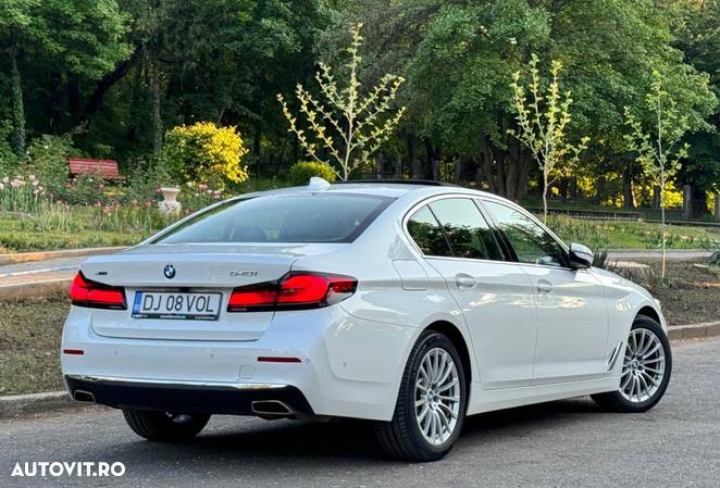 BMW Seria 5 540i xDrive MHEV - 3