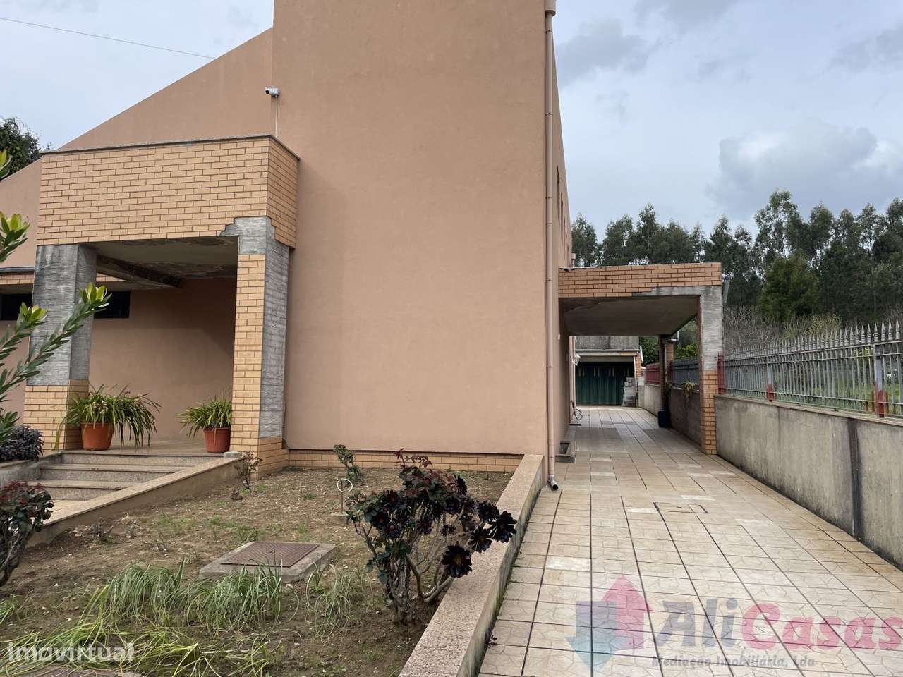 Vivenda Isolada C/ 2.719m2 de Terreno-46