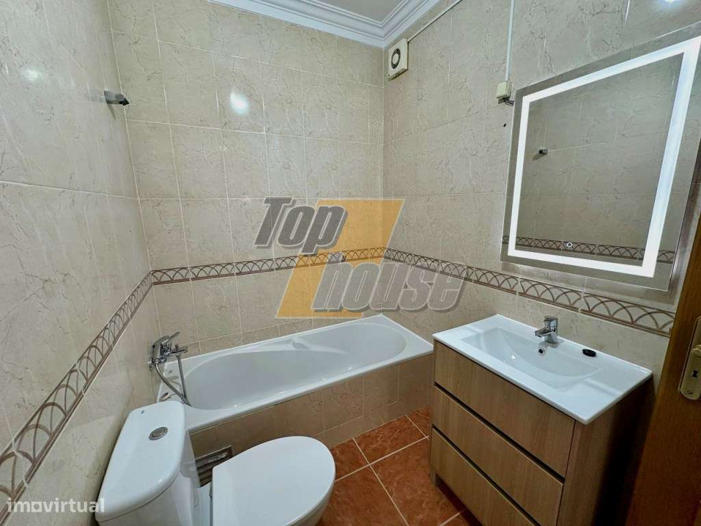 Moradia T4 com piscina e terreno de 900m2 - Quinta da Serralheira -...-46