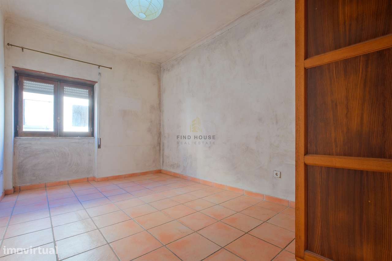 Vende-se Apartamento T3 no centro do Barreiro-11