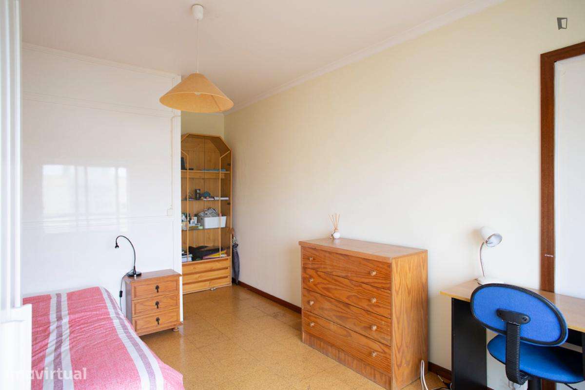 Quarto - localizado em Lumiar Lisbon - Grande imagem: 2/10