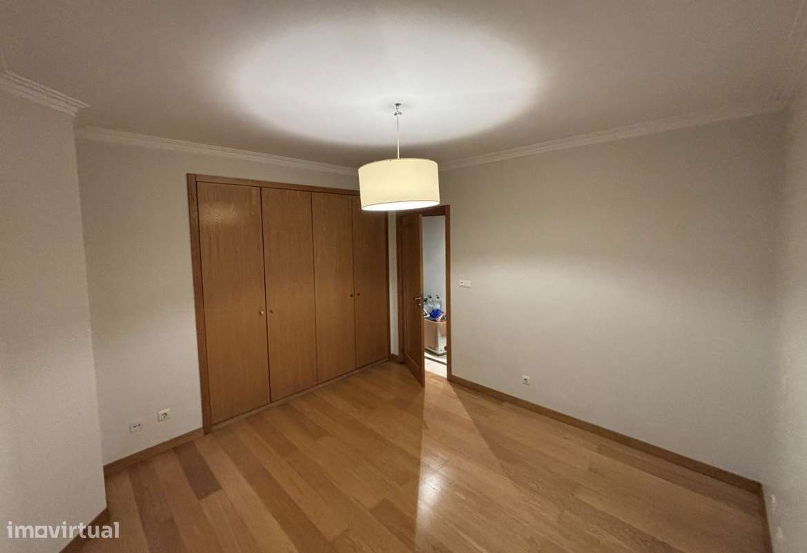 Apartamento T2 com garagem e elevador em Lisboa - Grande imagem: 5/14