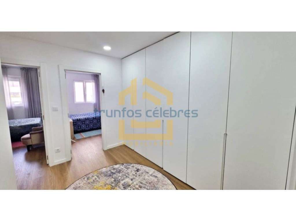 Apartamento T3 Totalmente Renovado com Terraço Privativo - Centro d...-23