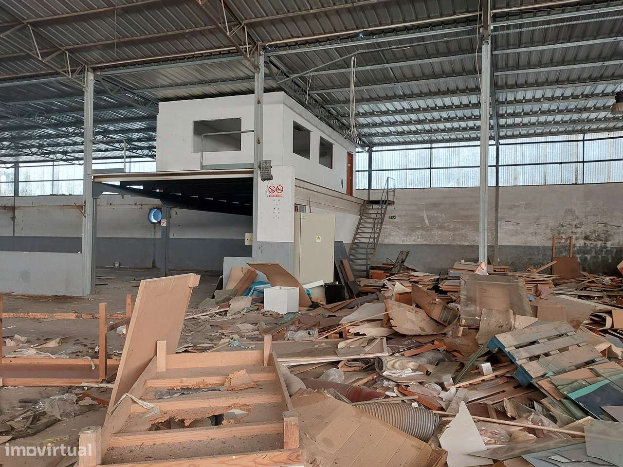 Armazém à venda , zona industrial de vilar dos prazeres - Grande imagem: 4/8