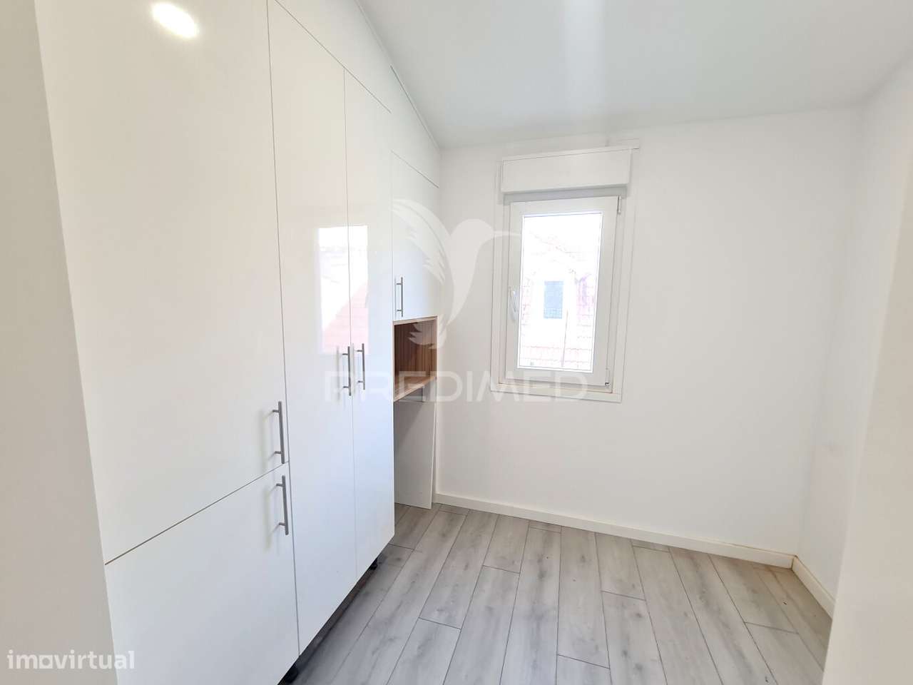 Apartamento T2 com mezzanine e 3 WCs - Metro Laranjeiras - Grande imagem: 3/22